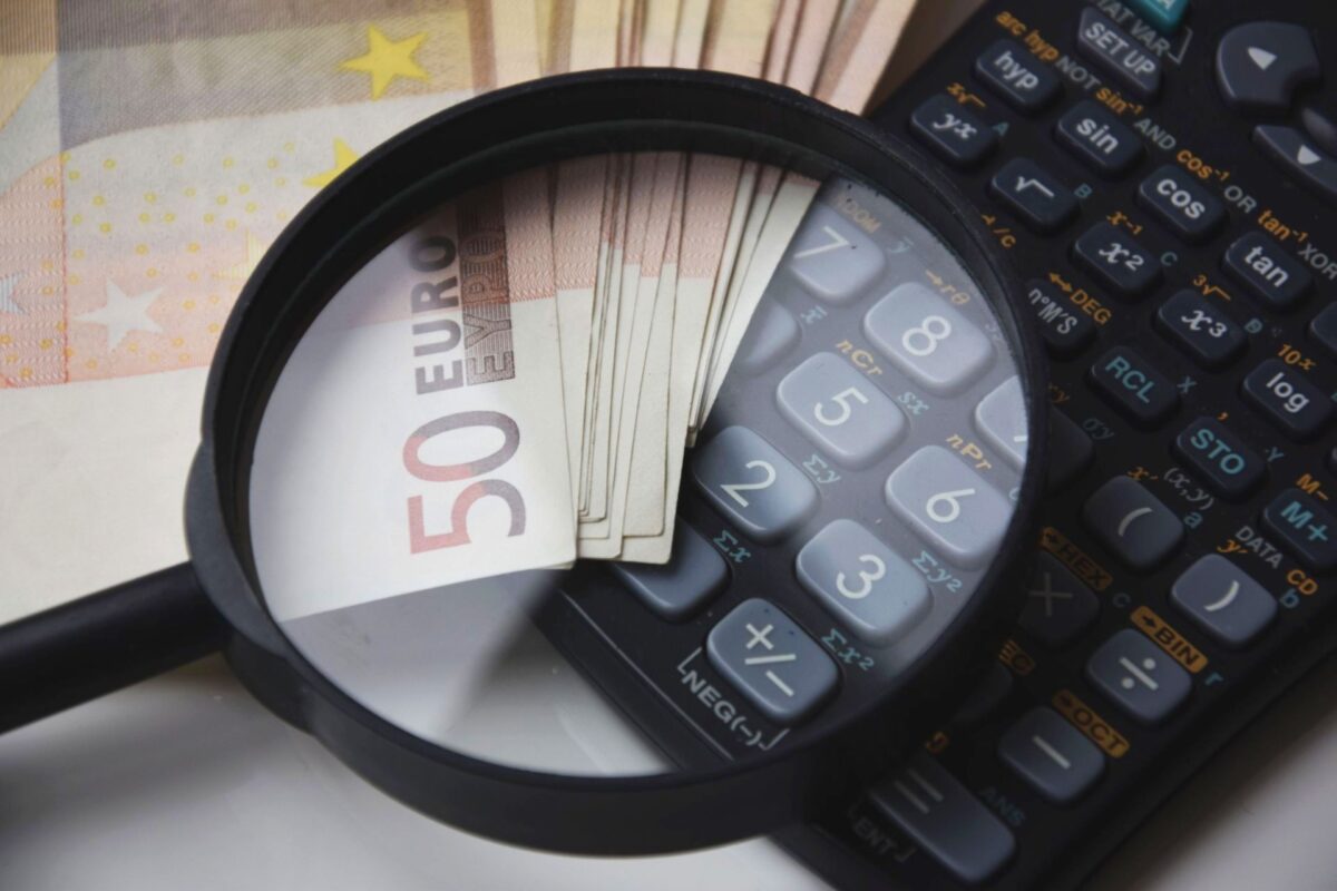 Koniec nadziei na tańsze kredyty? Analitycy zaczynają prognozować podwyżki stóp procentowych